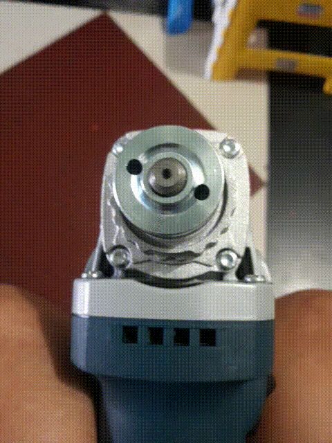 Thấy khá nhiều đánh giá liên quan đến miếng chắn bảo vệ nên mình quay VIDEO lại cho anh em muốn mua đỡ hoang mang. Mình mới mua máy xong, cũng gặp vấn đề với miếng chắn bảo vệ, quan sát kỹ thì thấy rất hợp lý. Đầu tiên đặt SÁT miếng chắn bảo vệ vào, sau đó cầm miếng chắn bảo vệ XOAY đến vị trí mình muốn. Hy vọng anh em sẽ thấy bớt hoang mang khi định mua máy!