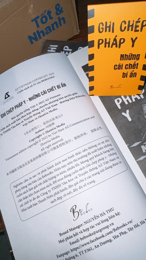 Bookmark sao bị ngược số, nhìn kiểu gì cũng bị ngược. Thích combo Ghi chép pháp y này ghê. Toàn cuốn hay.
