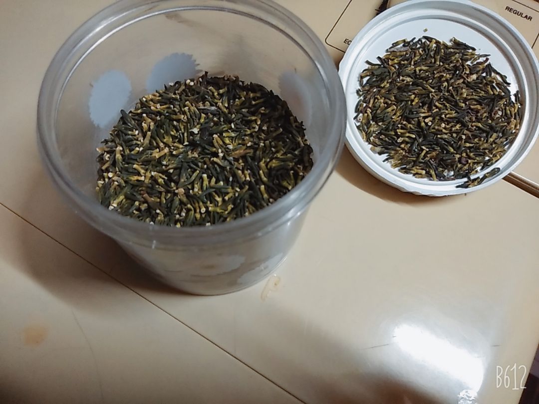 Nhà mình dùng cũng được hơn một tuần rồi, sau 3 ngày thì mình thấy tim sen bắt đầu phát huy tác dụng. Bây giờ thì nhà mình ai cũng ngủ ngon hơn, chất lượng giấc ngủ cũng tốt hơn mà thời gian cũng dài hơn nữa, nhờ thế mà đầu óc cùng tinh thần cũng thanh tỉnh và thoải mái hơn trước rất nhiều.