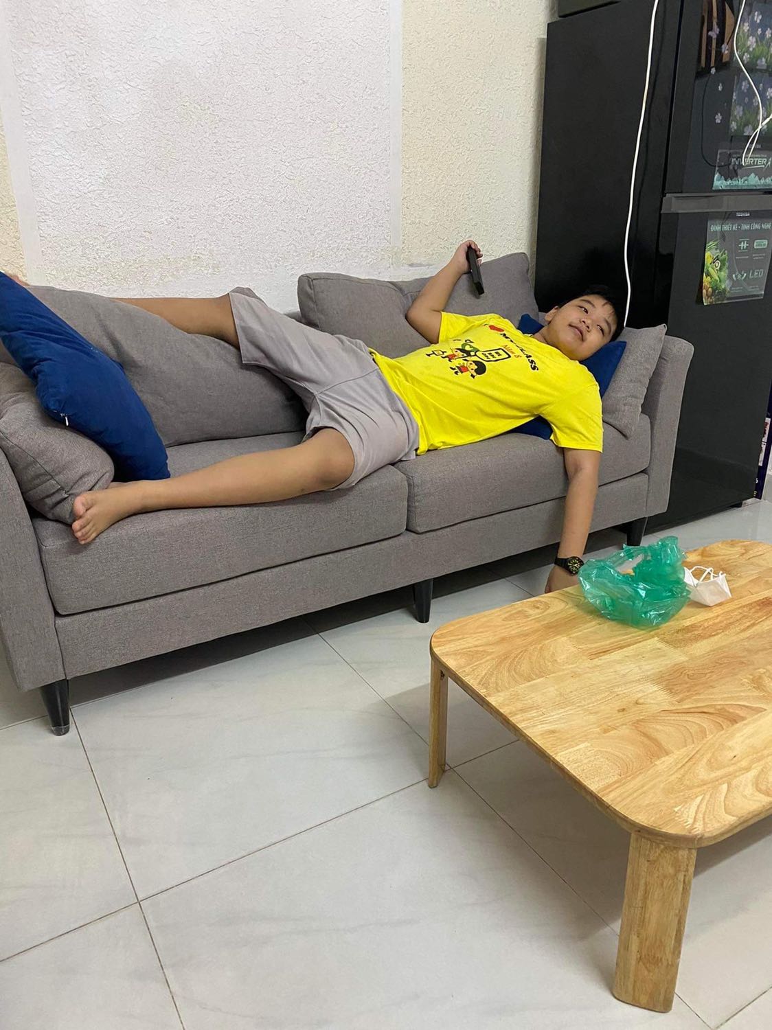 Ghế ok. May đẹp, phần nệm ngồi hơi cứng, khg đã lắm