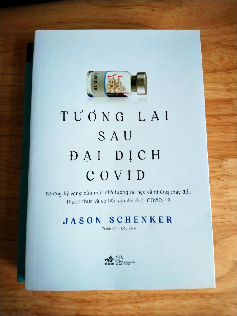 Đúng như tác giả nói, rủi ro của dự đoán tương lai trong thời đại dịch covid 19, những sự việc thay đổi liên tục, khó đoán định. Nên là nội dung có phần đã không còn đúng với bây giờ nữa. Nhìn chung cũng có khá nhiều điều vẫn là định hướng của tương lai như giáo dục, y tế và làm việc từ xa, những ngành nghề vẫn mãi sẽ phát triển!