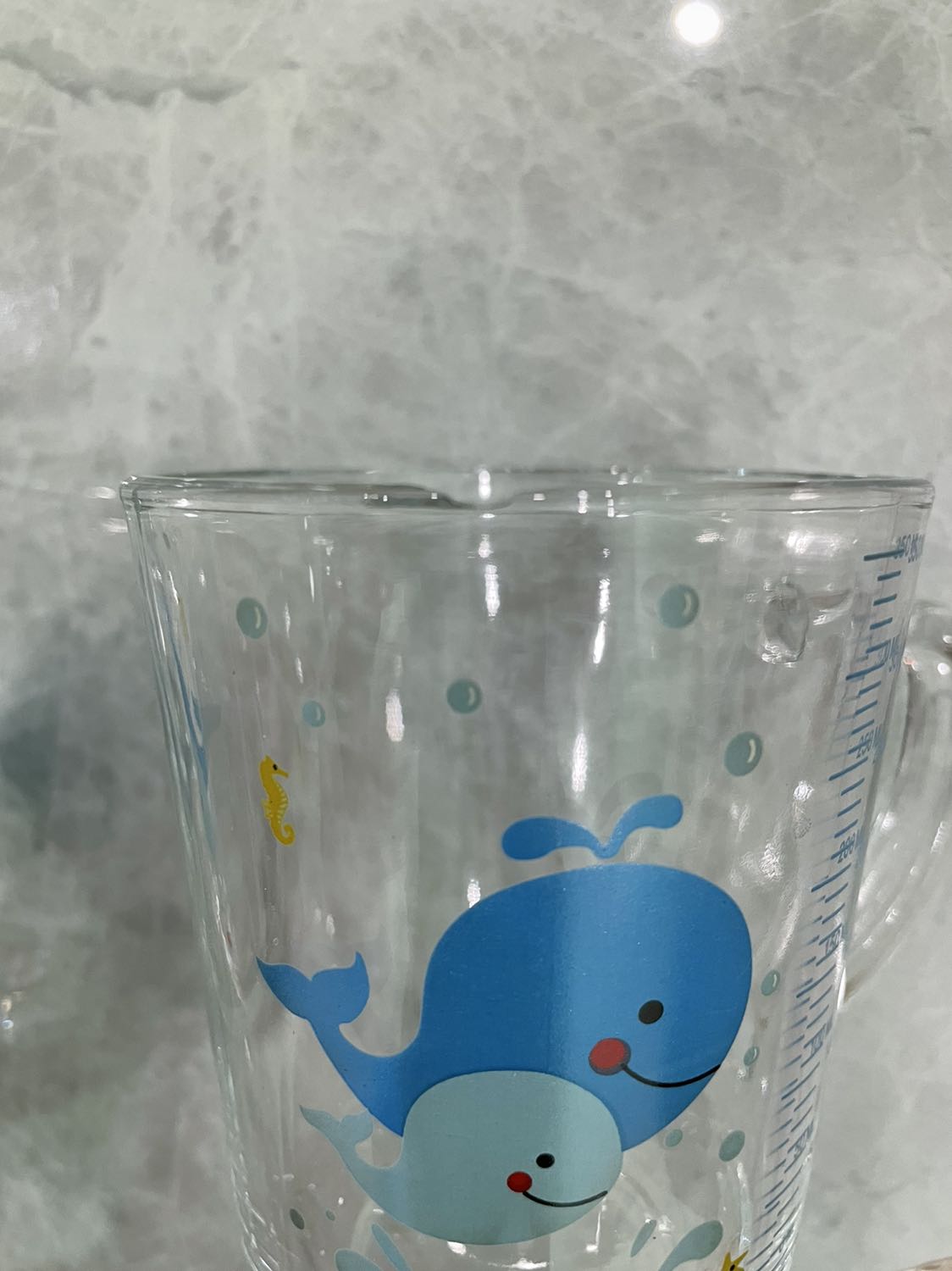 Vừa nhận hàng. Tiki giao hàng bị mẻ 2 cái miệng ly, đóng gói sơ sài. Hàng dễ vỡ mà đóng gói không có lót nên ly giao bị bể. Đề nghị tiki và nhà cung cấp hoàn tiền lại cho tôi và thu hồi hàng về. Dịch vụ quá tệ!!!