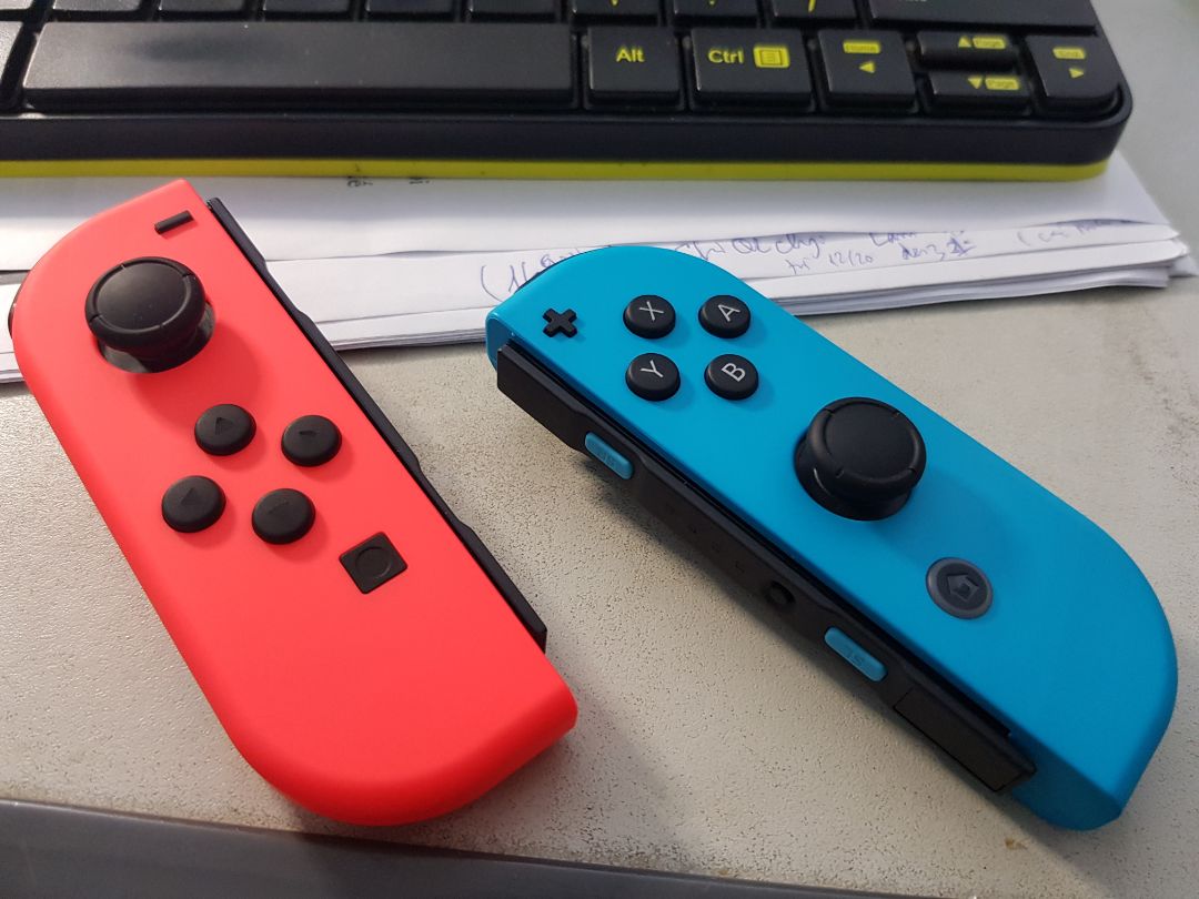 Đặt mùng 2 Tết ra Tết nhận được hàng luôn. Hàng chuẩn giá tốt. Tự hứa năm mới chơi game thua sẽ ko đập máy nữa 😂😂😂