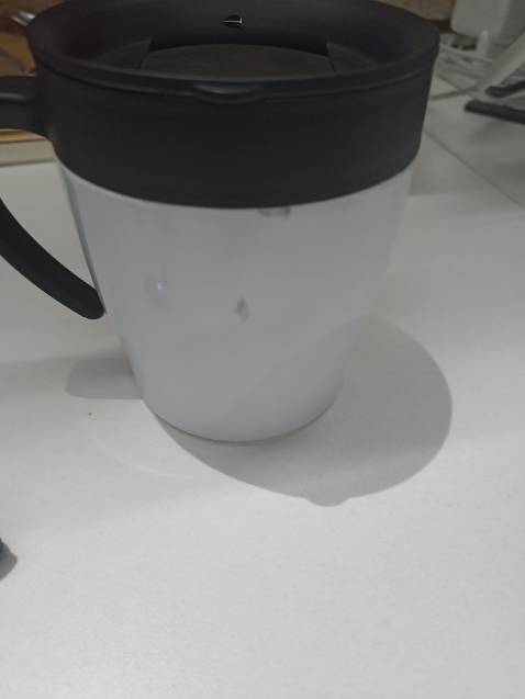 Cốc bị trầy xước nhiêù nơi