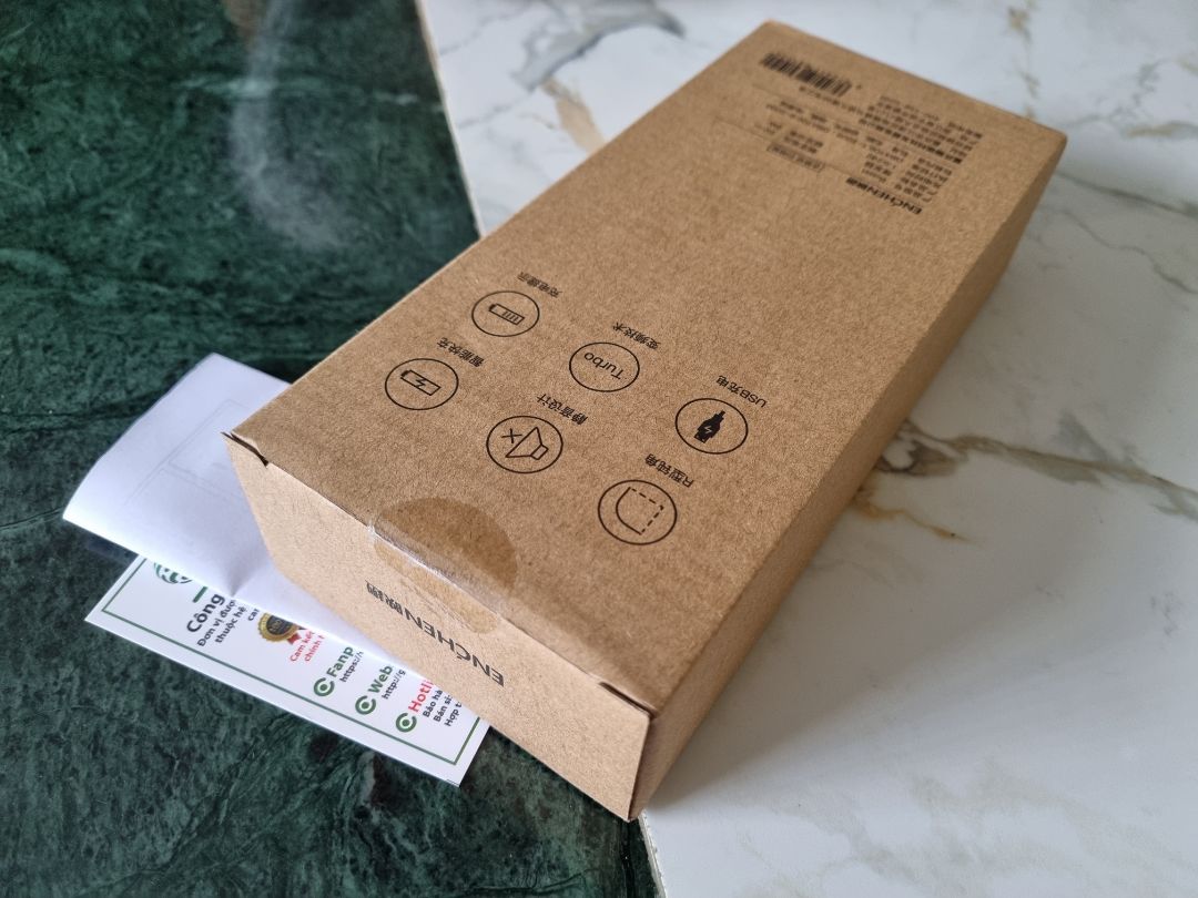 Đã nhận và *** hàng! 
Hàng giao nhanh hơn dự kiến 2 ngày. 
Tông đơ vận hành chuẩn.
Sản phẩm thiết kế, hoàn thiện cao cấp hơn mức giá bán ra.
Độ bền thì cần thời gian mới trả lời được.
Cổng sạc usb-c quả là hợp thời và tiện dụng.
Hàng đóng gói rất kỹ, nguyên sealed 2 hộp.
Hài lòng!