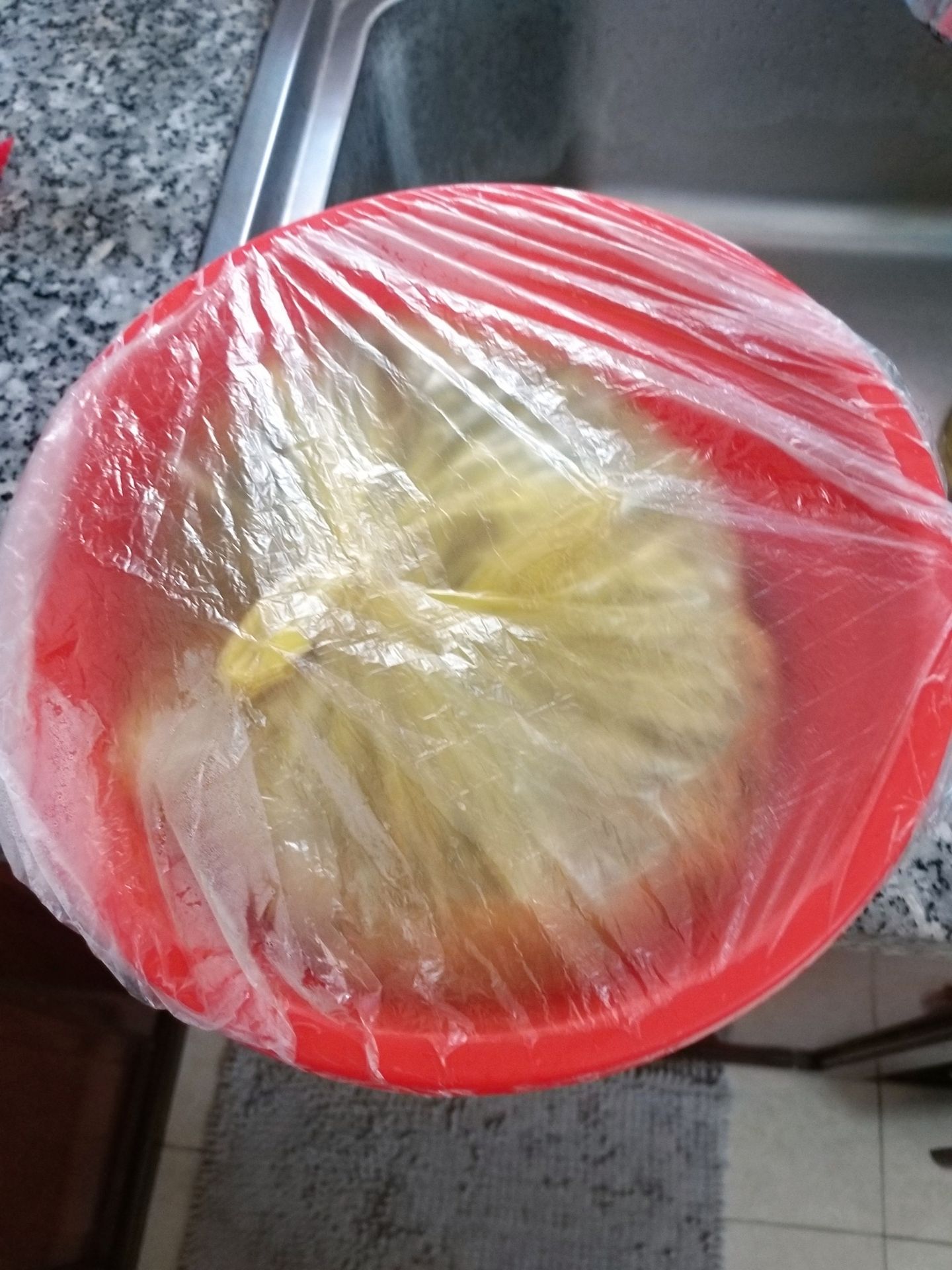 rất tiện lợi cho việc giữ thực phẩm k bóc mùi trong tủ lạnh,  còn giữ sạch khi để bên ngoài k có côn trùng bu