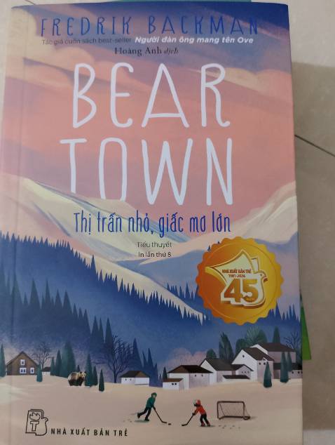 Đẹp dã man, chưa đọc mà đã thích lắm rồi ấy.  Muốn mua lâu rồi, nay thấy tiki rẻ nên đặt lun. Thông điệp tới mn là đừng chần chừ nữa, hãy mua cuốn sách mình muốn điiii.