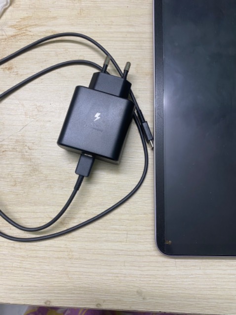 Đã dùng sau một ngày, Sạc nhanh rất ổn định.