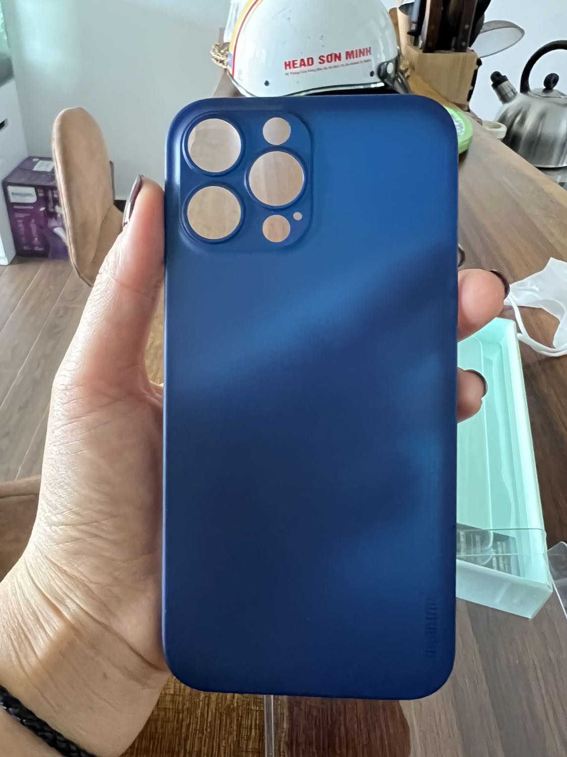 Hàng chất lượng,đóng gói cẩn thận, giao hàng đúng hẹn. Case rất mỏng,đẹp xài rất thích. Cảm ơn shop