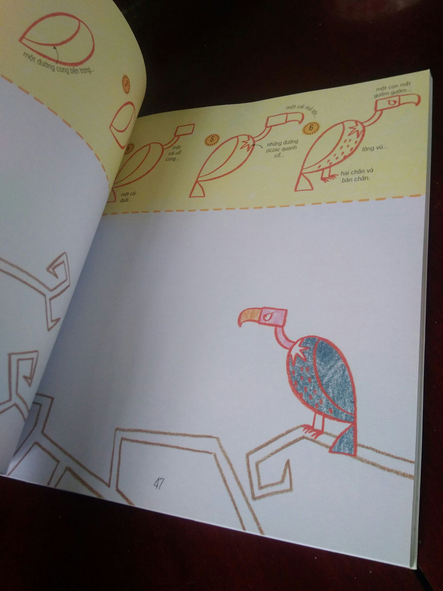 sách rất đáng tiền.
nên mua, người lớn hay trẻ nhỏ vẽ cũng ok hết.