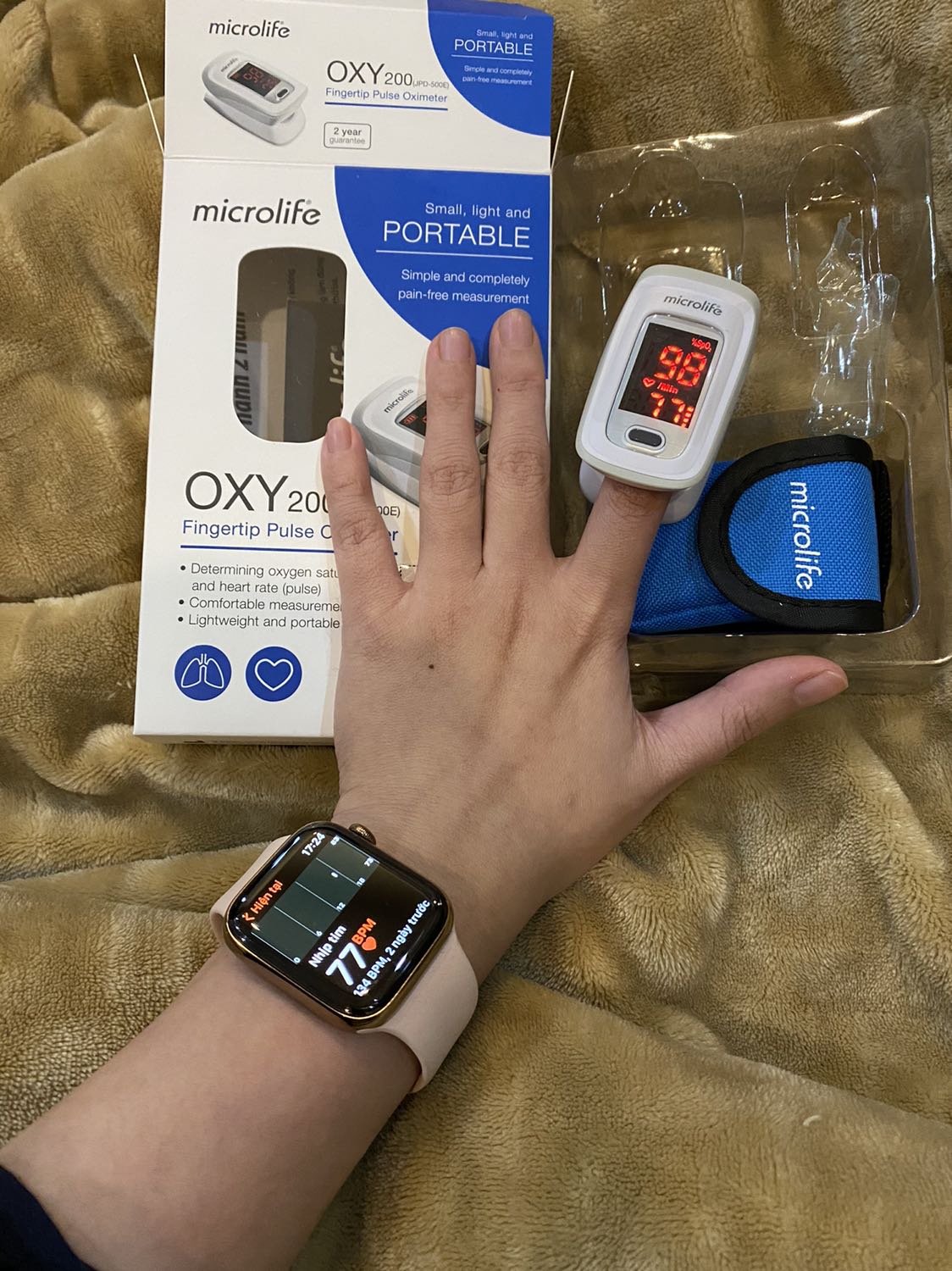 Sản phẩm đo khá chính xác, có sự so sánh nhẹ với applewatch thấy khá khớp về chỉ số nhịp tim!
Nói chung là 1 sản phẩm tốt và nên có trong thời điểm dịch bệnh đang bùng phát như hiện nay!