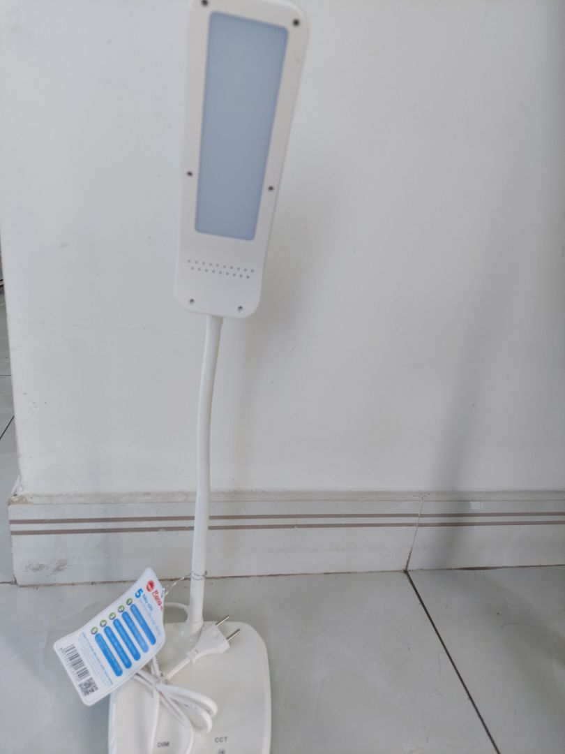 Sản phẩm tốt, nhiều cấp độ ánh sáng khác nhau, đọc sách không hề cảm thấy chói mắt. Giá thành phù hợp với sản phẩm