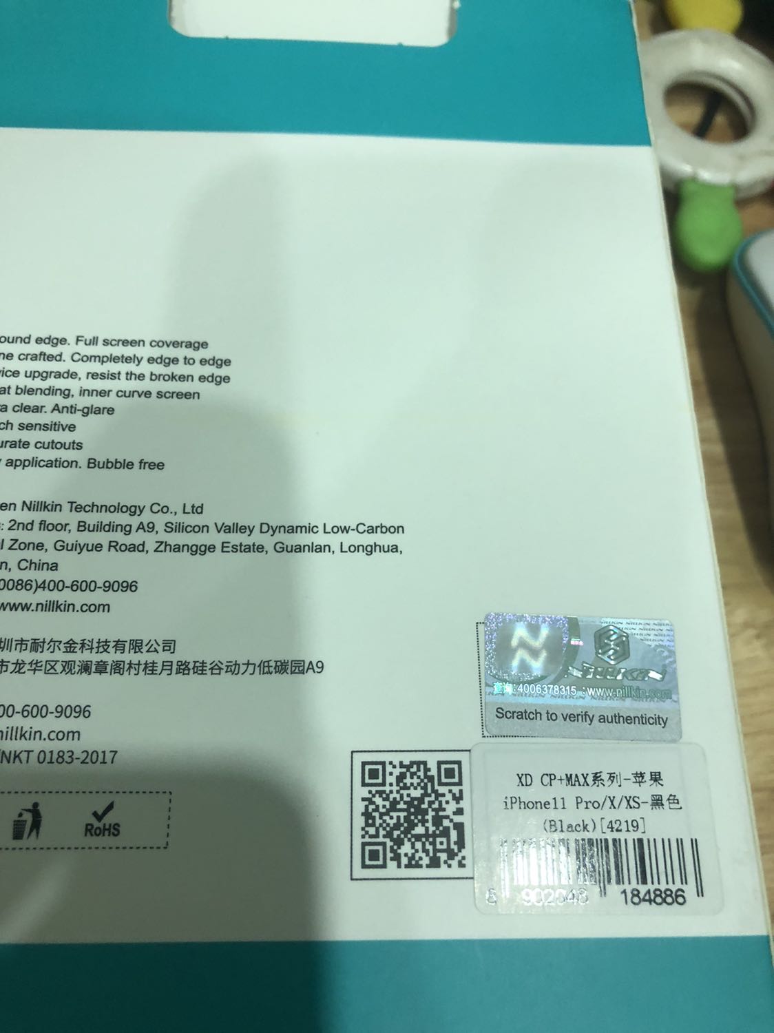 Kính dán vừa khít với máy ipX và case, thao tác dễ. Cảm ứng mượt và khá nhạy. Tuy nhiên ban đầu có hơi ngần ngại vì thấy hộp không có seal nắp hộp. Thôi thì tin tưởng tiki. Mong là sản phẩm đúng chính hãng.