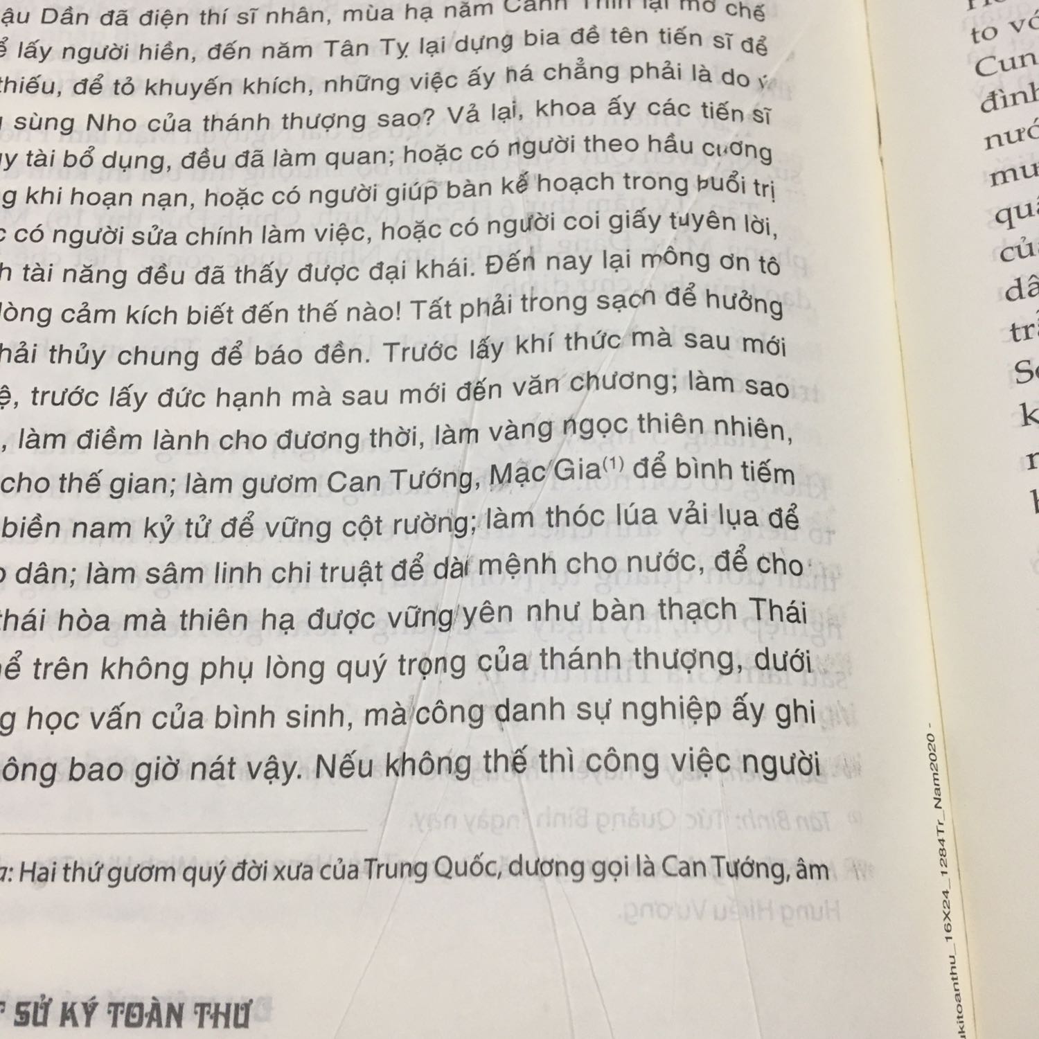 Mới xem qua nói chung ổn, có trang giấy bị gập khi in.