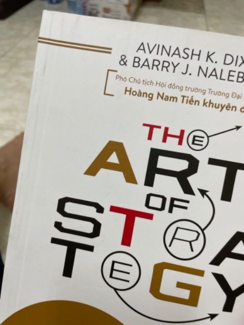 Nói chung giao hàng nhanh, đóng gói cẩn thận, mỗi tội bìa sách hơi dơ chút