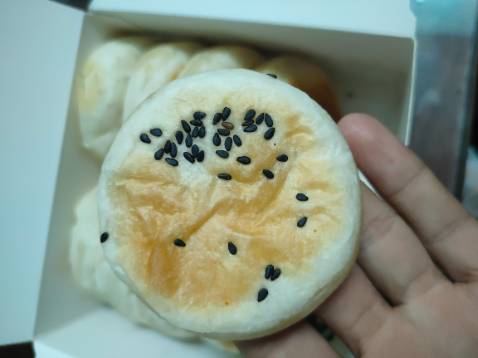 Bé nhà mình rất thích. Nhưng hơi bám tay.  Mùi dễ chịu. Dóng gói tốt. Ghn