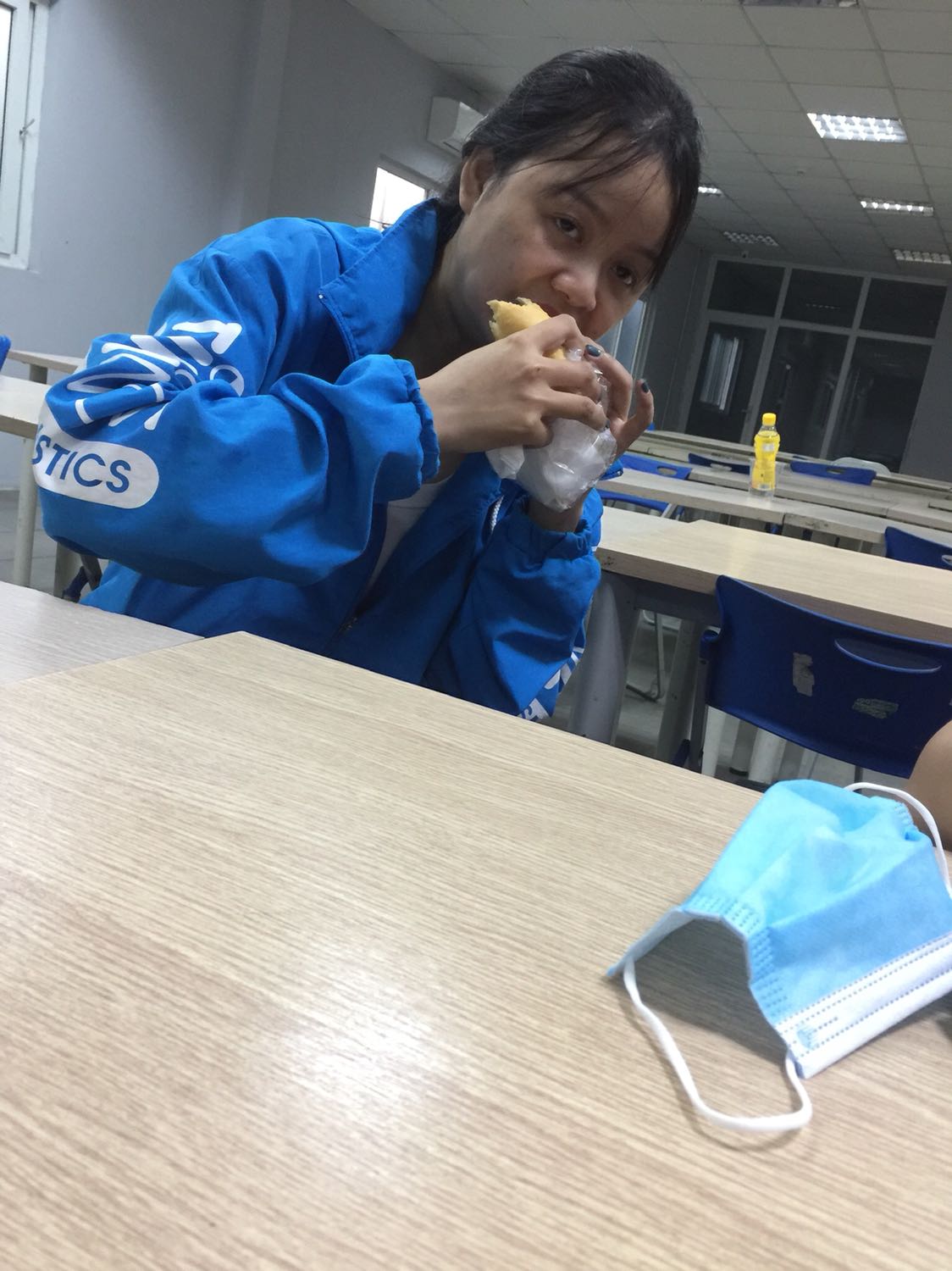 Sản phẩm ngon lắm nhưng ống hơi nhỏ mọi người mua đi nhé đã *** thử