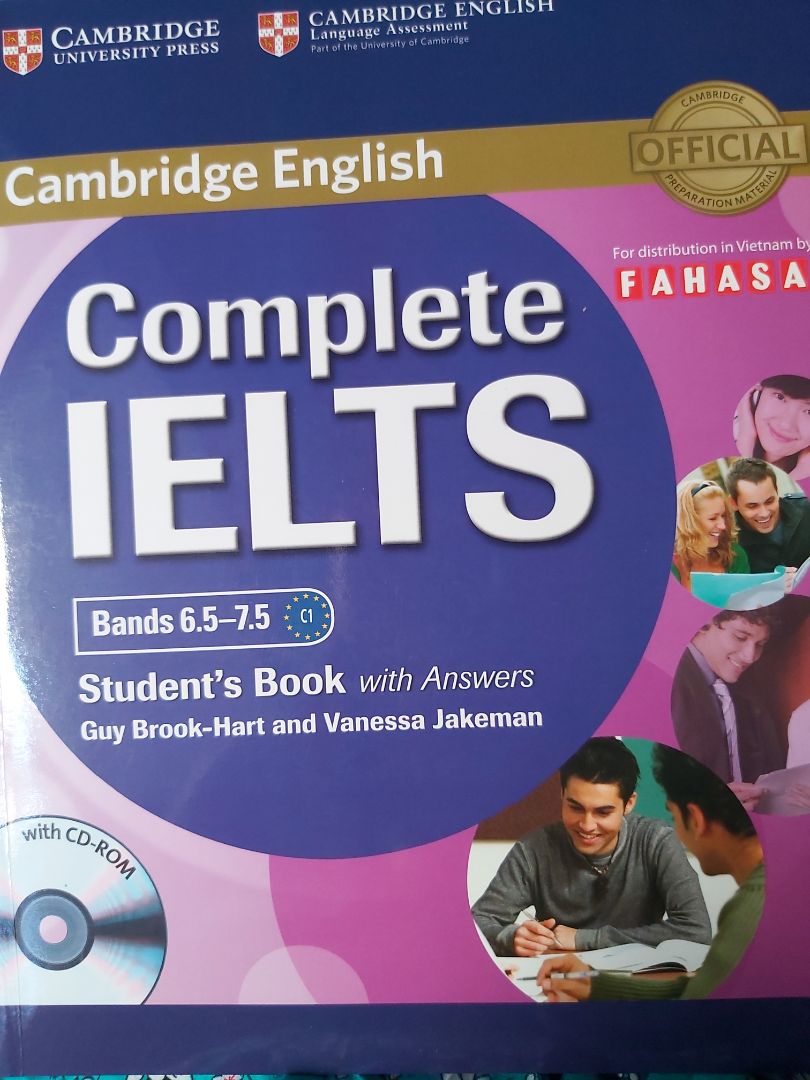 Đóng gói đẹp và đầy đủ. Sách không hề bị cong góc hay nhăn giấy nào. Sách in đẹp và chữ rõ ràng. Nội dung chi tiết, kèm cả CD bài nghe.