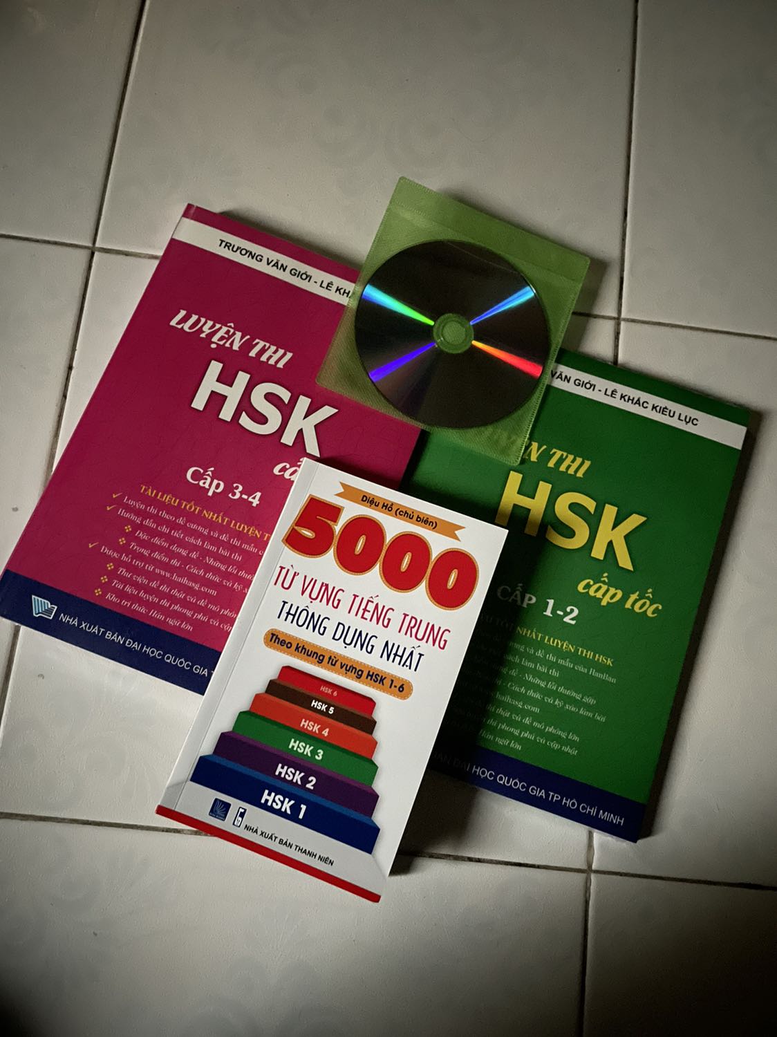 Đóng gói kĩ, giao hàng nhanh, sách nguyên seal, chất lượng.