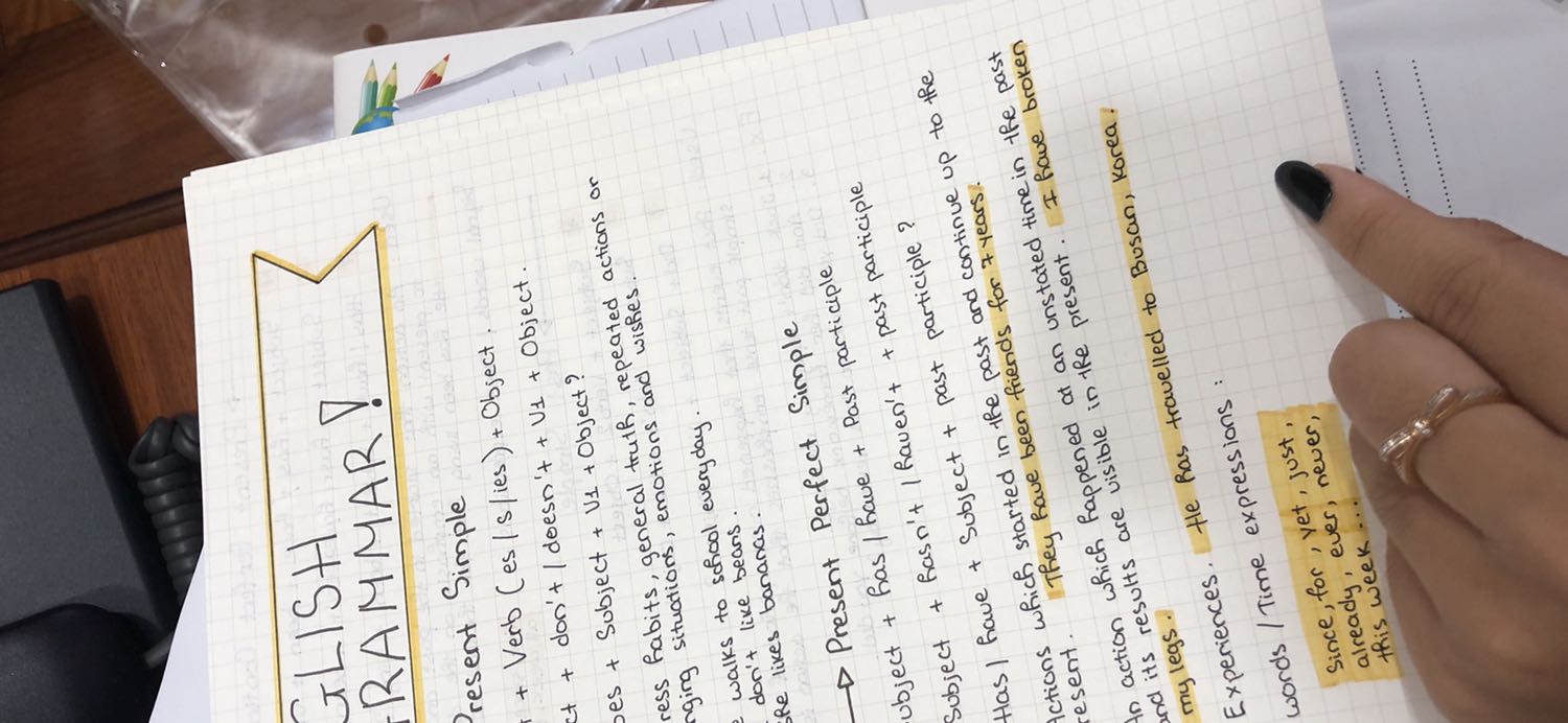 giấy khá dày viết không bị lem quá nhiều qua trang sau! Chất lượng giấy viết đã