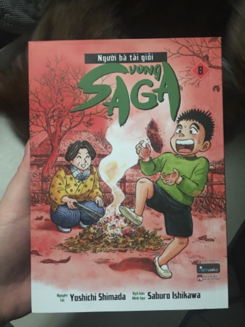 Nội dung vẫn hấp dẫn và nhân văn, giấy bên trong cầm khá thích. Nhưng buồn cái là 7 tập trước mình mua đều có kèm bookmark nhưng tập này không có. Mình xem các bạn khác mua thì do bên nhà cung cấp sách lô sau người ta không in. Tuy nhiên việc săn được nửa giá và trải nghiệm CSKH tốt của Tiki khiến mình vẫn thấy rất hài lòng.