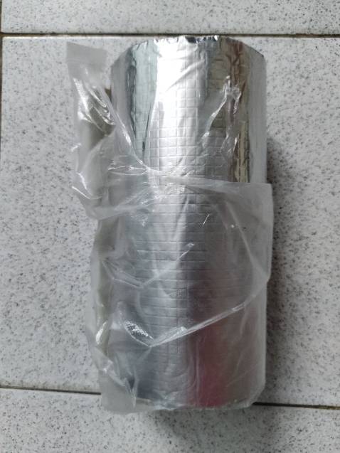 Mình vừa leo lên mái nhà và dán chống dột xong thì mưa. Cơn mưa kéo dài khoảng 1 tiếng, trong và sau cơn mưa mình kiểm tra thì thấy ko còn dột nữa. Chưa biết hiệu quả trong bao lâu nhưng trước mắt vầy là ổn, ko cần phải mua tôn về chống dột phức tạp như trước nữa.