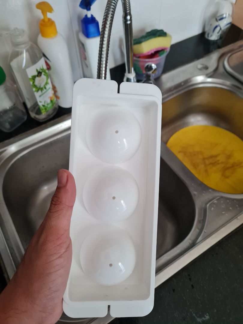 Kính gửi Ace.
Sản phẩm trông chắc chắn dùng để bỏ thịt cá khi đi siêu thị rất tuyệt vời. chưa *** khả năng giữ lạnh của sản phẩm nhưng nếu muốn ướp beer thì nên mua loại to hơn. loại này cu te mua để vui trong oto