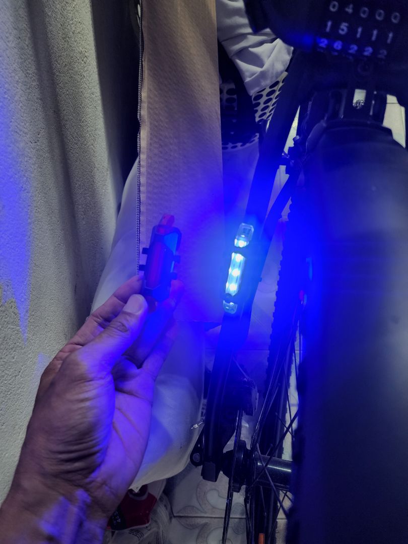 2 bộ đều hỏng đèn đỏ nhé shop