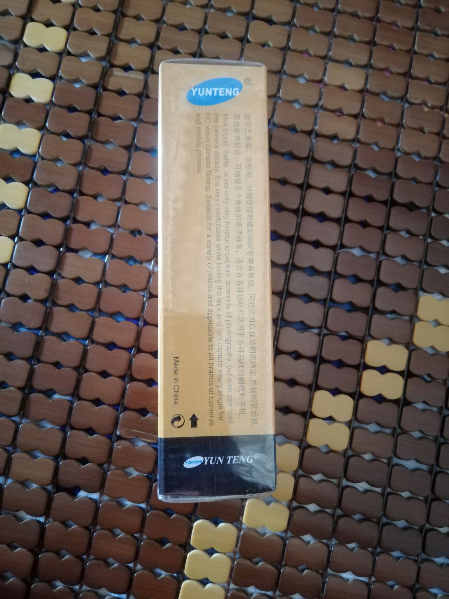 Đóng gói kỹ. Kẹp đt rất chắc chắn, đứng khá vững nhưng chân trụ hơi nhỏ nên cảm thấy lo lo. Thanh nhỏ trên cùng hơi lỏng nên hay dễ bị tụt xuống. Điều khiển chụp hình ok.