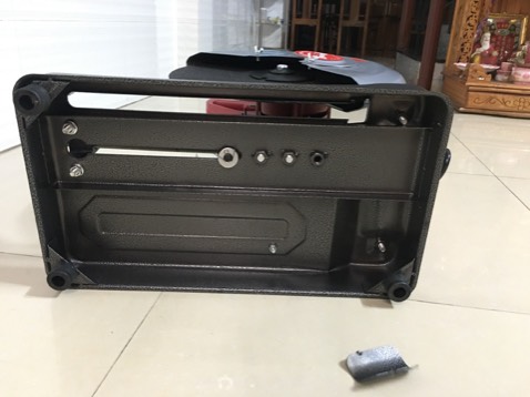 Tôi mới nhận hàng , khi kiểm tra thì 1 chân đế bị bung mối hàn , chưa sử dụng nhưng cảm thấy nhà sx , phân phối cẩu thả quá