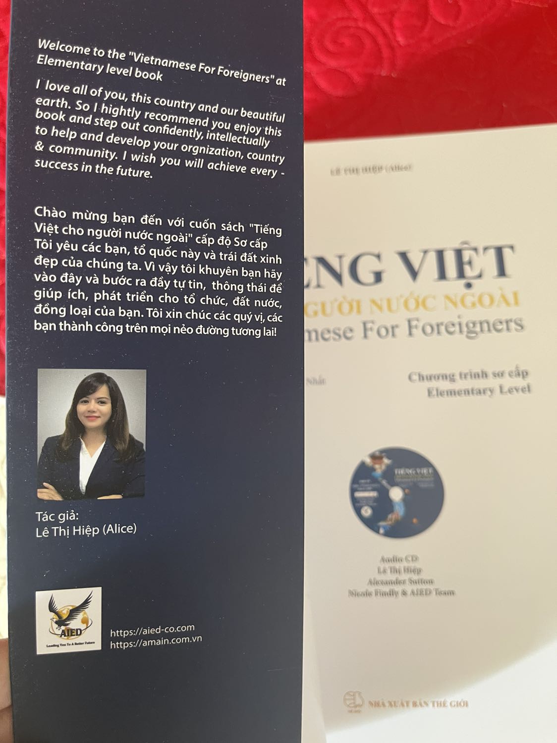 Sách chất mầu đẹp rõ ràng. Bố cục tốt dễ học. Bạn shipper Tiki giao hàng thân thiện nhiệt tình. 
Mình đang mua thêm 1q tặng sếp