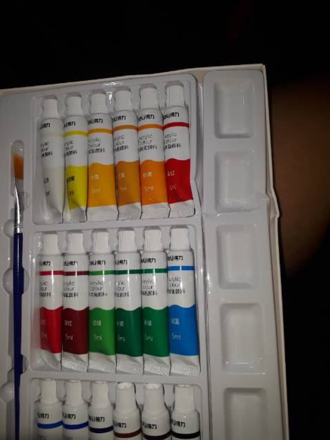 ngoài phần đóng gói còn bị móp thì ko có vấn đề gì cả ngoài phần đóng gói còn bị móp thì ko có vấn đề gì cả