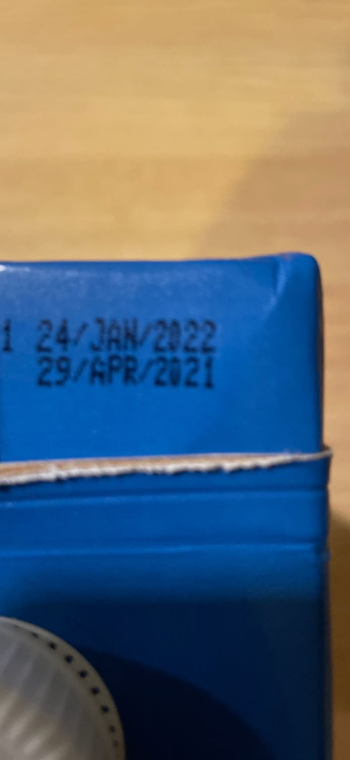 Tôi order sản phẩm này ngày 19/8, chờ 3 tháng hôm qua mới được giao, nhận một thùng sữa cận date 24/1/2022, tôi không hiểu tỉki làm ăn kiểu gì, cứ đổ thừa cho việc phong toả, trong khi thành phố đã dở bỏ phong toả đã lâu. Không biết làm sao từ nay đến 24/1 uống cho hết mớ sữa này, thùng 12 hộp sữa mỗi hộp một lít

Thật thất vọng!