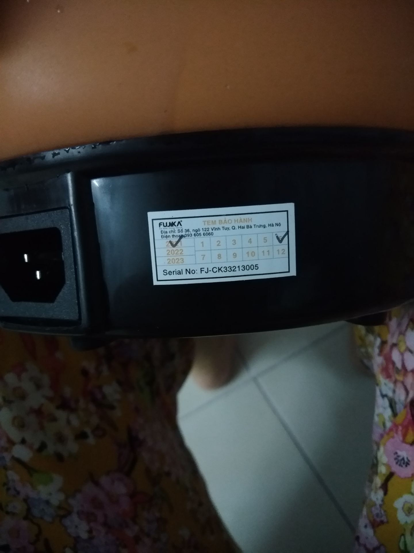 1. Các ấm sắc thuốc cũ của Mình có 1 cái vòng bằng sứ kèm theo, sản phẩm nhận được ko thấy có 1 cái vòng bằng sứ đó?
2. làm sao để mình kích hoạt thẻ bảo hành. ko thấy có thẻ bảo hành đi kèm sản phẩm, ko bik lúc đi bảo hành cần mang gì để chứng minh vậy?
3. trên ấm có tem bảo hành nhưng stick là tháng 6/ 2021. mình mới mua từ tháng 11/2021 mà.