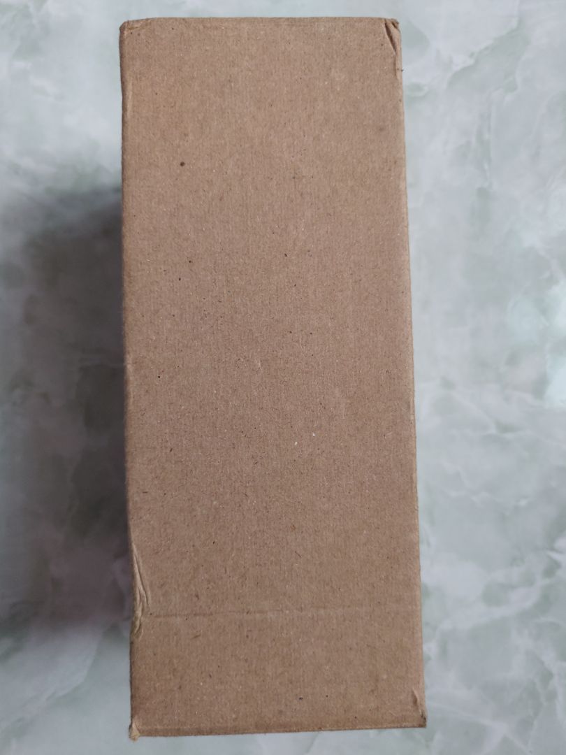 Sữa rửa mặt ban đầu dùng ,da mặt mình bị rát và đỏ lên nhưng sau thời gian ngâm cứu tìm hiểu cách để dùng hợp lý (do bạn gái hướng dẫn cách dùng hợp lý haha) bây giờ mặt mình đã đỡ mụn vs nhờn trên da mặt rất nhiều , sản phẩm dùng tốt ban đầu mình thấy được da liễu khuyên dùng nên đặt xem , không ngờ tốt như vậy