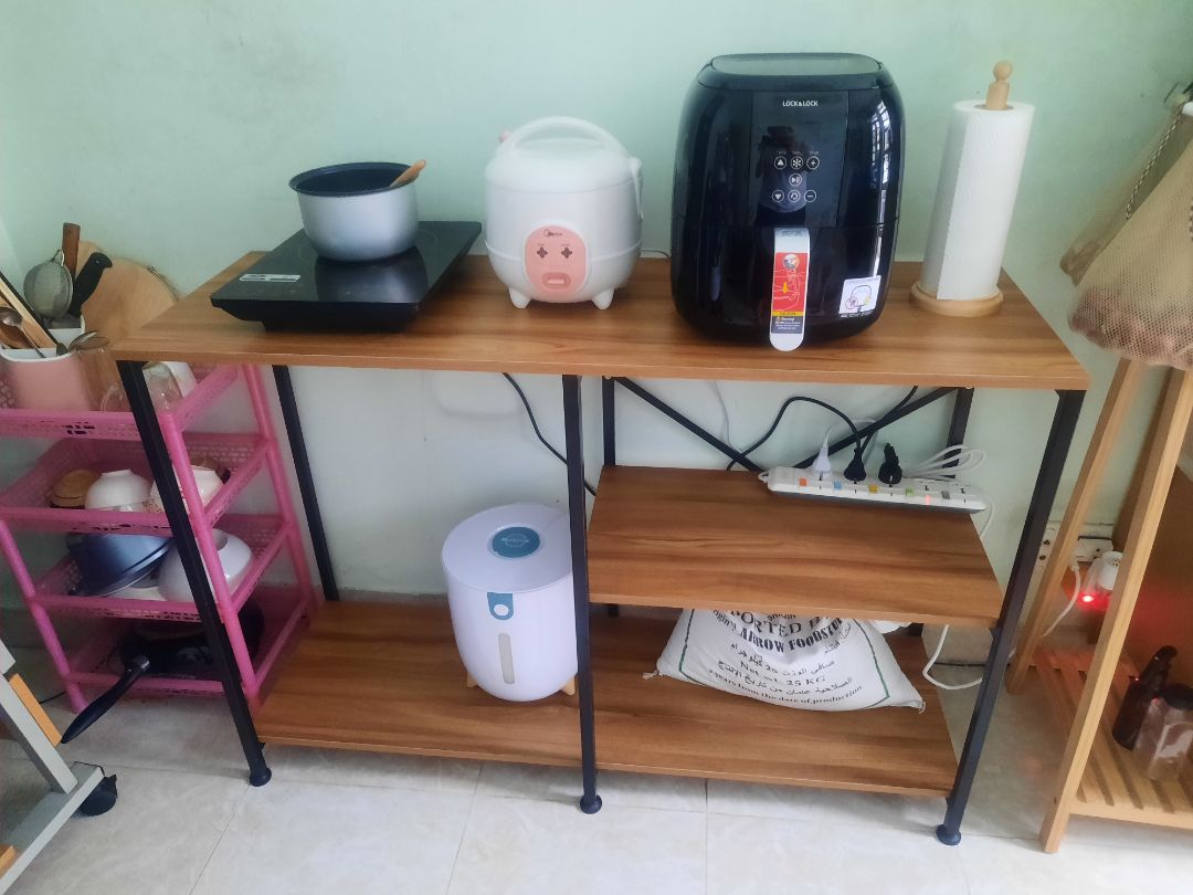 Sản phẩm ổn áp lắm, không quá nặng. Chỉ mỗi tội là ốc phải vặn phía dưới đi lên nên mất khá nhiều thời gian lắp ráp.