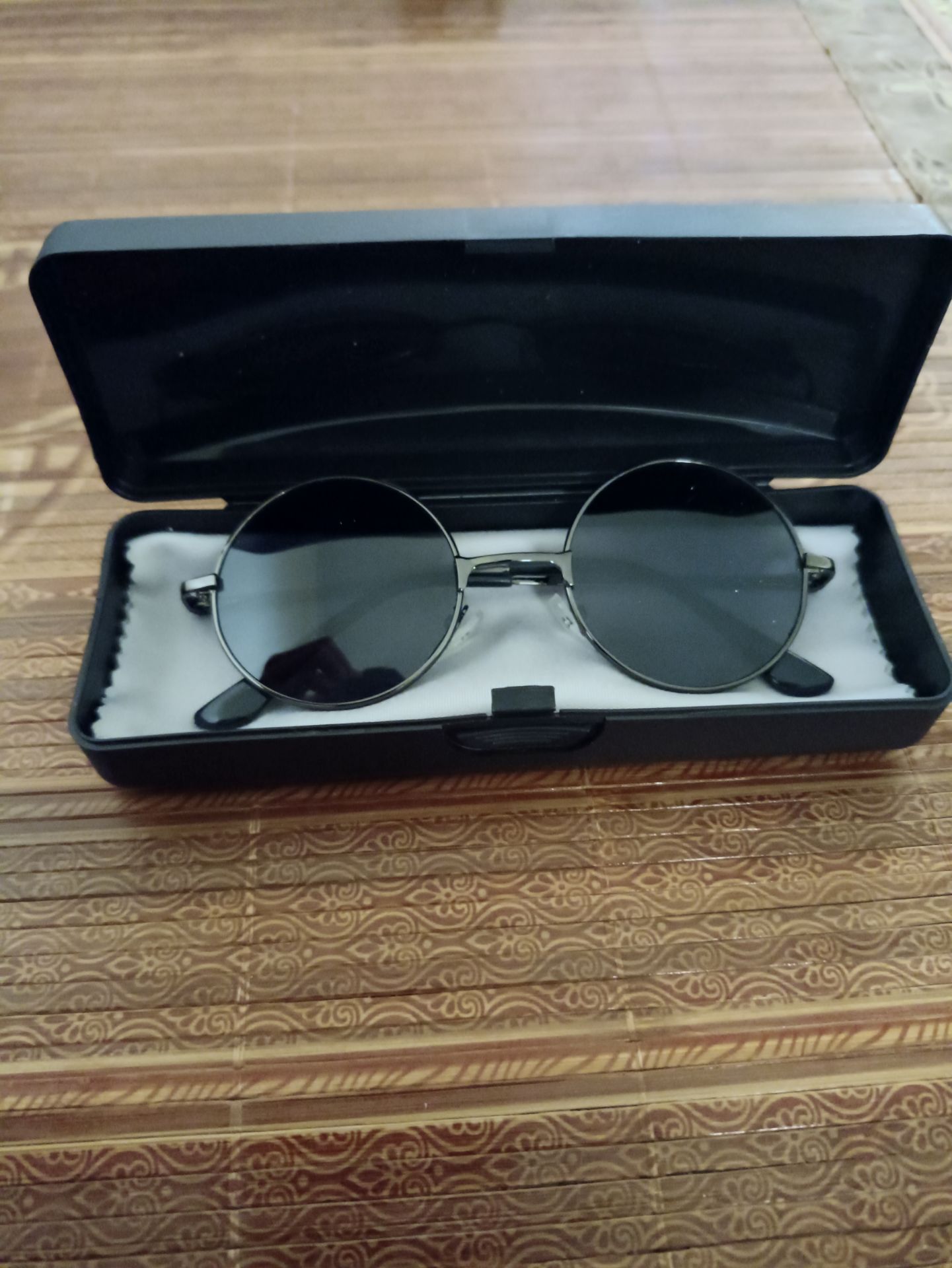 Kính đẹp, chất lượng 👌