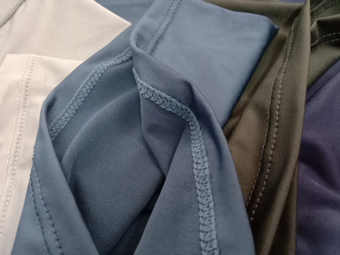 quần thoáng mát mặc không bí mua còn co cả hộp nhìn sang chảnh lắm ạ 😅 giá rẻ mà chủ shop còn dễ thương nên mua ạ