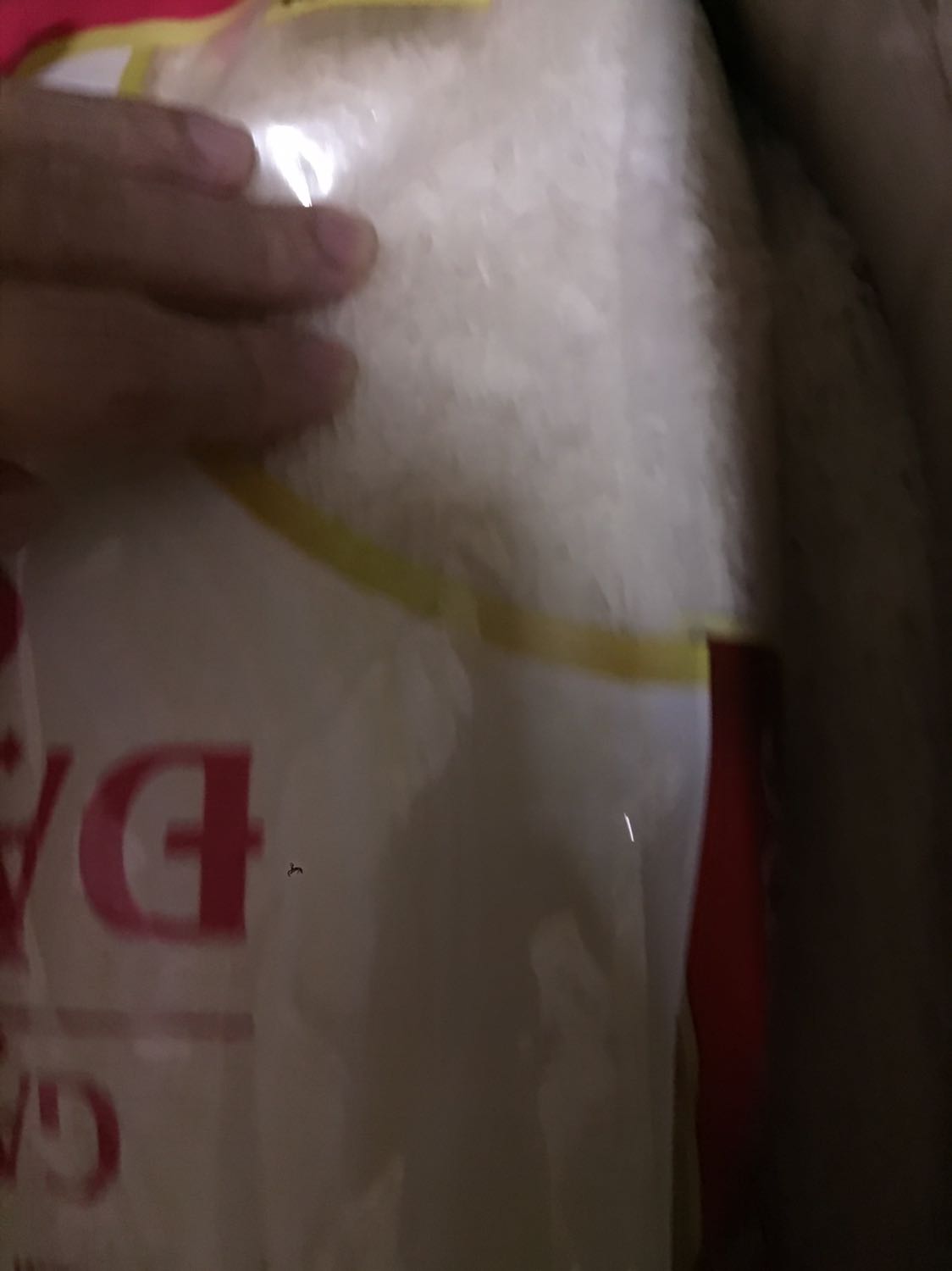 giao hàng bị bục hết gạo mà Tiki ko kiểm tra cũng giao đến khách. Đề nghị cho mình đổi trả giao hàng bị bục hết gạo mà Tiki ko kiểm tra cũng giao đến khách. Đề nghị cho mình đổi trả