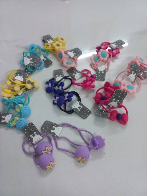 Hộp bị móp, khá cũ, có 1 cặp bị giãn dây.