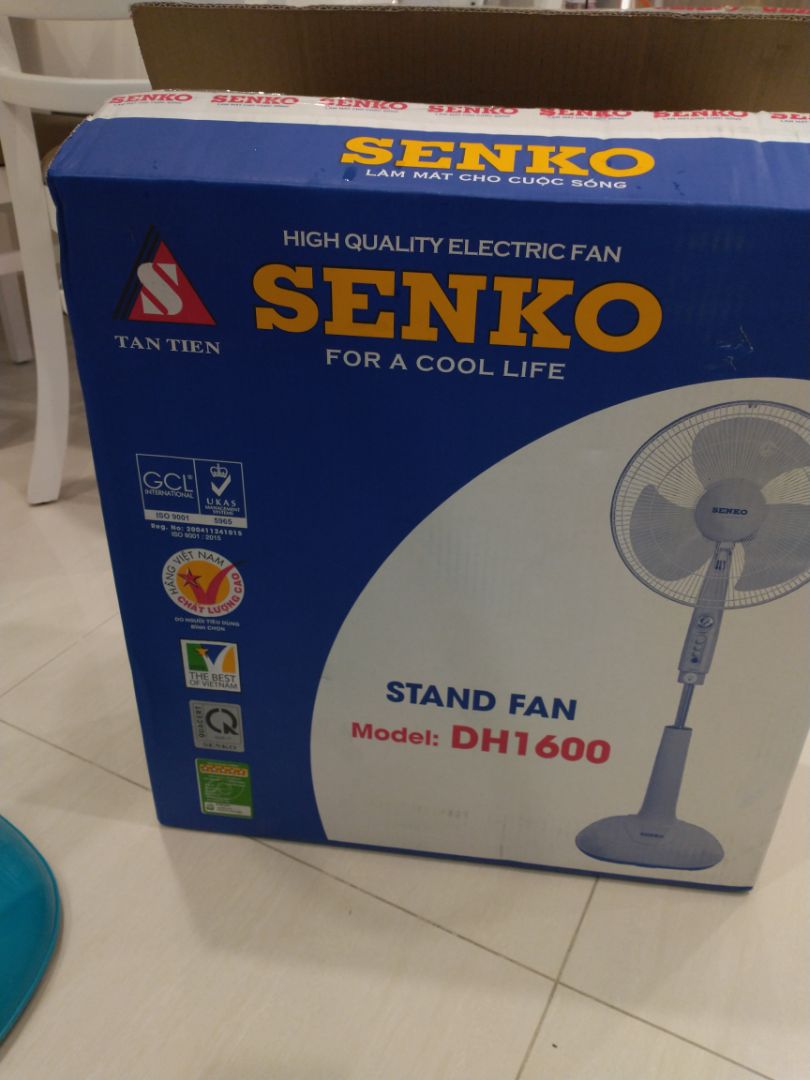 Quạt chạy êm, giá tốt. Do giao màu ngẫu nhiên, nhưng mình không thích màu cốm.