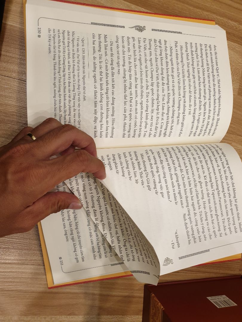 Sách đẹp, hộp đẹp. Tập 5 bị hỏng 1 trang. Tiki có thể đổi tập 5 được không?