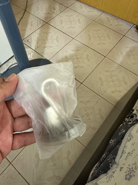 Lực hút tốt, treo nặng tốt. Nhưng móc xi hơi kém. Nếu làm bằng inox/thép thì phù hợp giá hơn