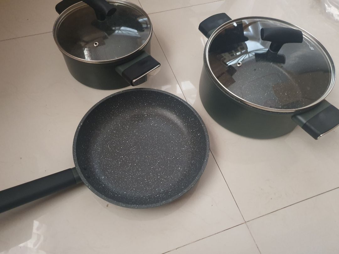 quá đẹp. chiên trứng ko cần dầu. ko bong chống dính. nen thích lắm