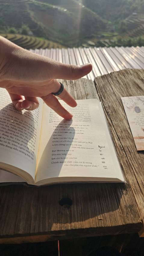 Nội dung nhẹ nhàng, khơi dậy lại hình ảnh ký ức tuổi thơ.
Các câu chuyện về khoảng thời gian đã đi qua rất cảm động