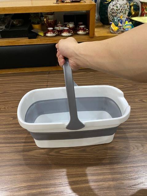 Không thể chấp nhận được, sao ko có 10 sao để đánh giá luôn đi. Tín đồ của band này lâu rồi, nhà từ máy hút bụi đến cây lau nhà, máy sấy tóc,...vân vân mây mây ^^ Cứ thấy có sản phẩm mới là khuôn về nhà liền :v  Sản phẩm thì chưa bao giờ làm mình thất vọng, nhựa dầy dặn chắc chắn màu sắc đẹp sang, giá thành okila, thiết kế gấp gọn thông minh dễ dàng sắp xếp không tốn diện tích. Đa năng tiện dụng để đồ đạc các thứ cũng thuận mắt, chắc phải mua thêm cái nữa mới được ^^