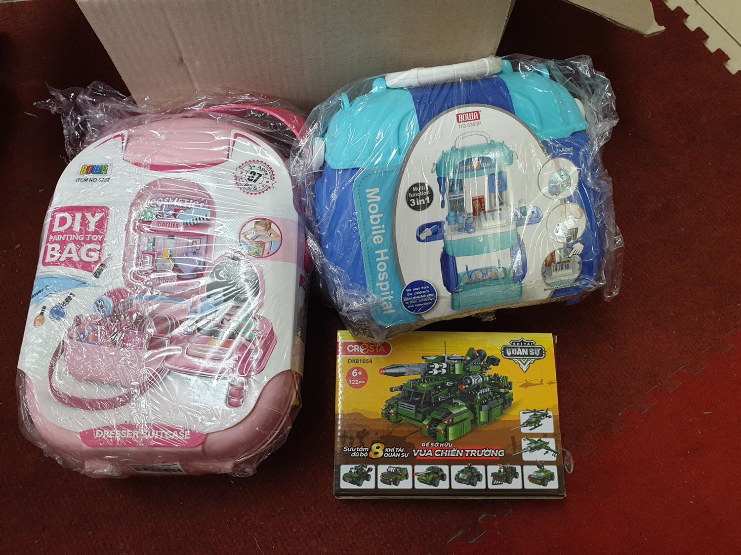 Sản phẩm rất tốt shop đóng gói cẩn thận. Bé nhà mình rât thích. Shop còn tặng thêm quà nữa. Cảm ơn shop nhiều nhé 🤖