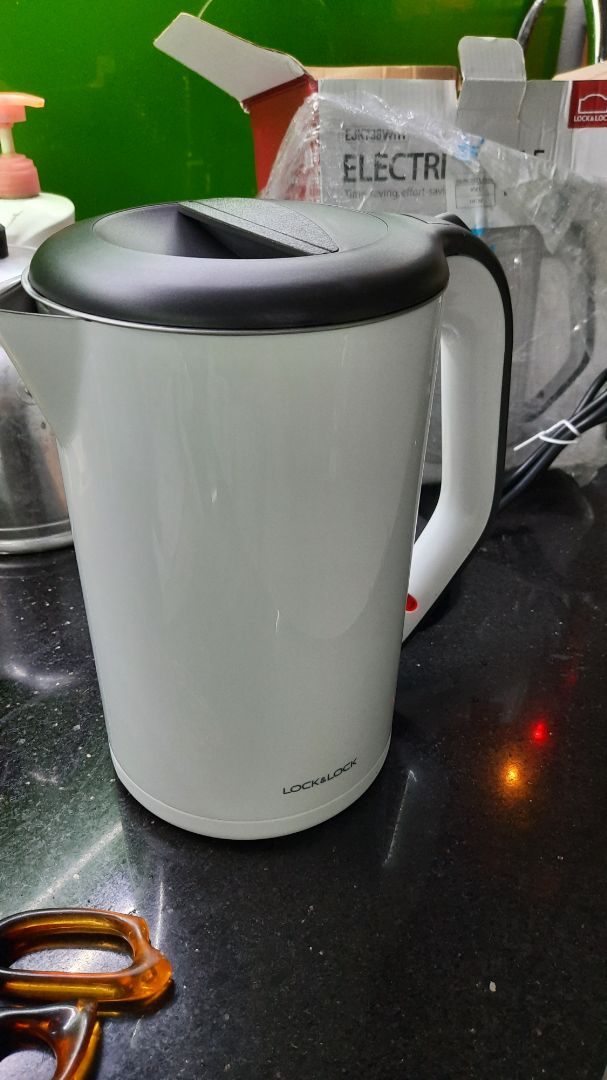 Bình thường, có vẻ không chắc chắn lắm. Mới xài nên k biết bền không. Dung tích bình hơi nhỏ, nấu max nước mà chế k đầy bình thủy, trong khi lúc trước xài mấy cái Asanzo 99k ở *** thì vẫn còn dư.  Đóng gói sơ sài, khi giao thì hộp móp méo, may mà bên trong k bị gì.