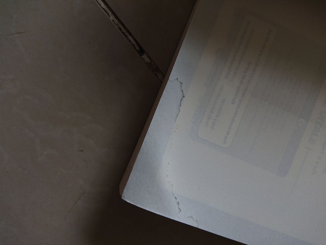 sách bị ướt, rách, mong Tiki giải quyết sớm