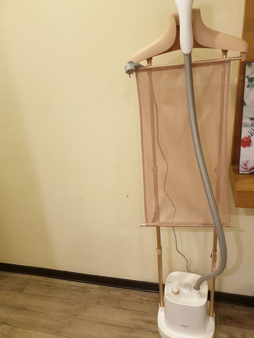 thiết bị đẹp. giao hàng nhanh chất lượng tốt. phù hợp cho mùa đông hoặc mùa nắng nóng, vì sau khi dùng thì đồ hơi bị ẩm nên phù hợp với mùa khô hoặc nắng hơn. sử dụng máy chất lượng tốt